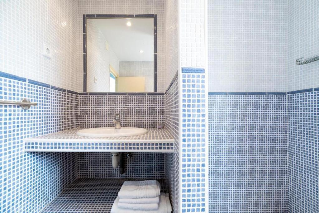 Apartamentos Denis Castelldefels Luaran gambar