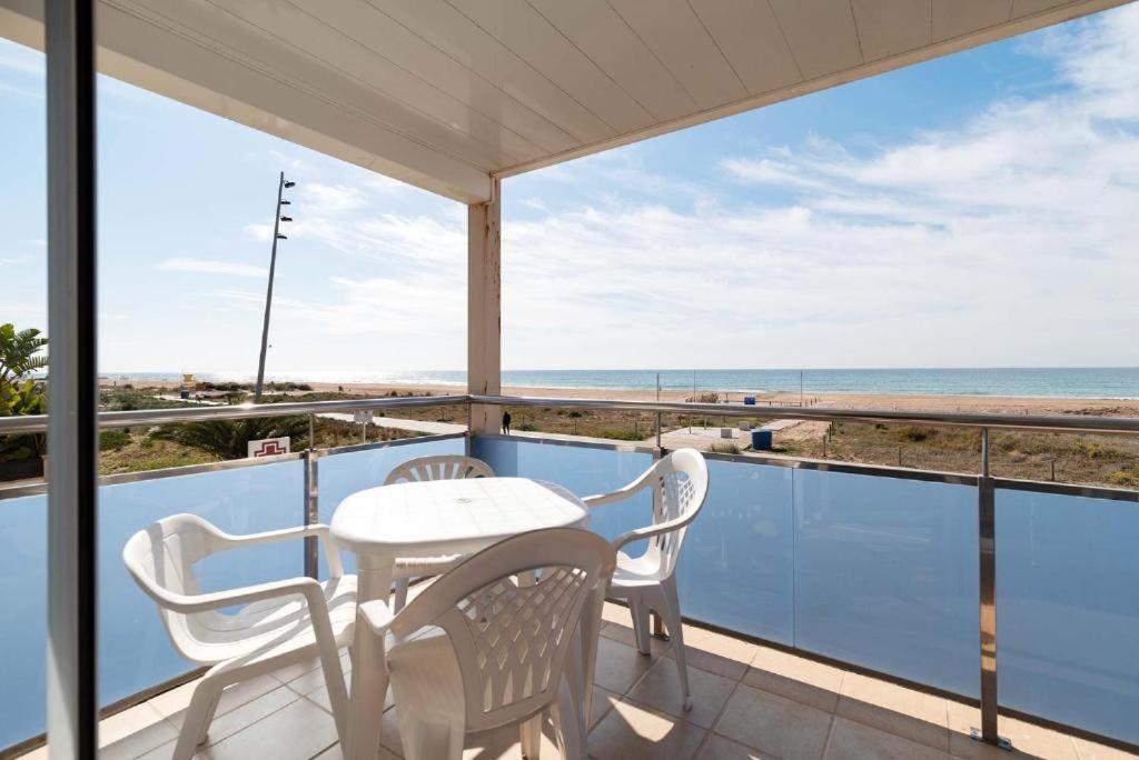 Apartamentos Denis Castelldefels Luaran gambar