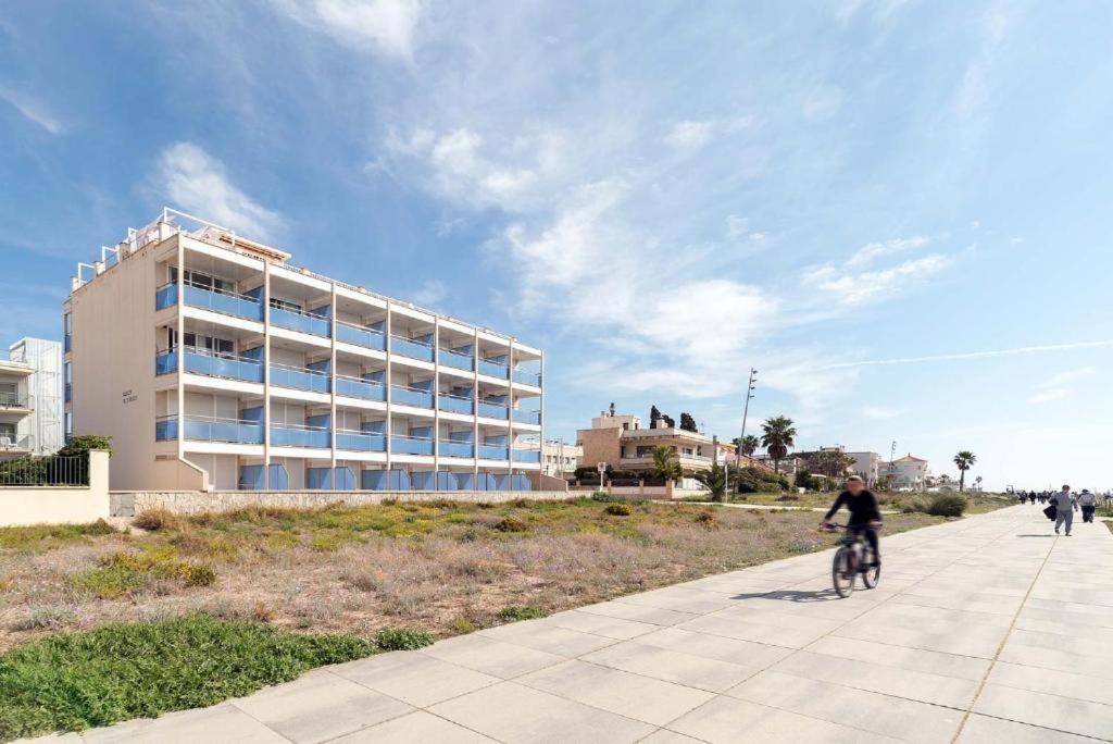 Apartamentos Denis Castelldefels Luaran gambar
