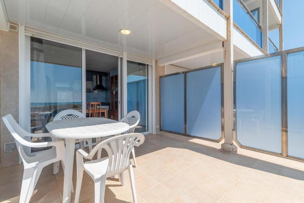 Apartamentos Denis Castelldefels Luaran gambar