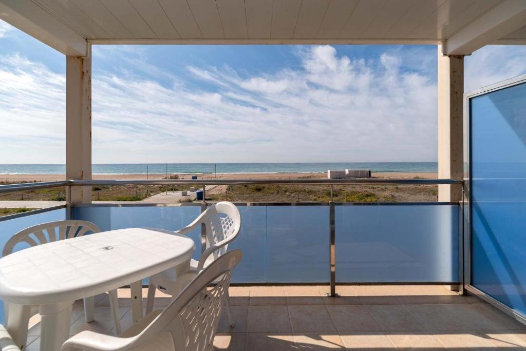 Apartamentos Denis Castelldefels Luaran gambar