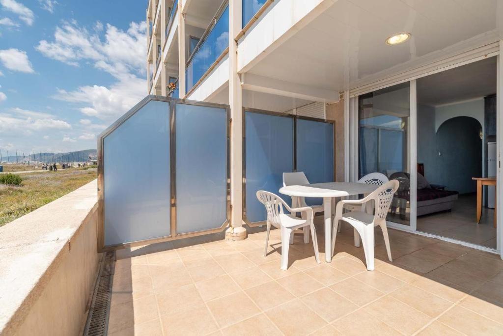 Apartamentos Denis Castelldefels Luaran gambar