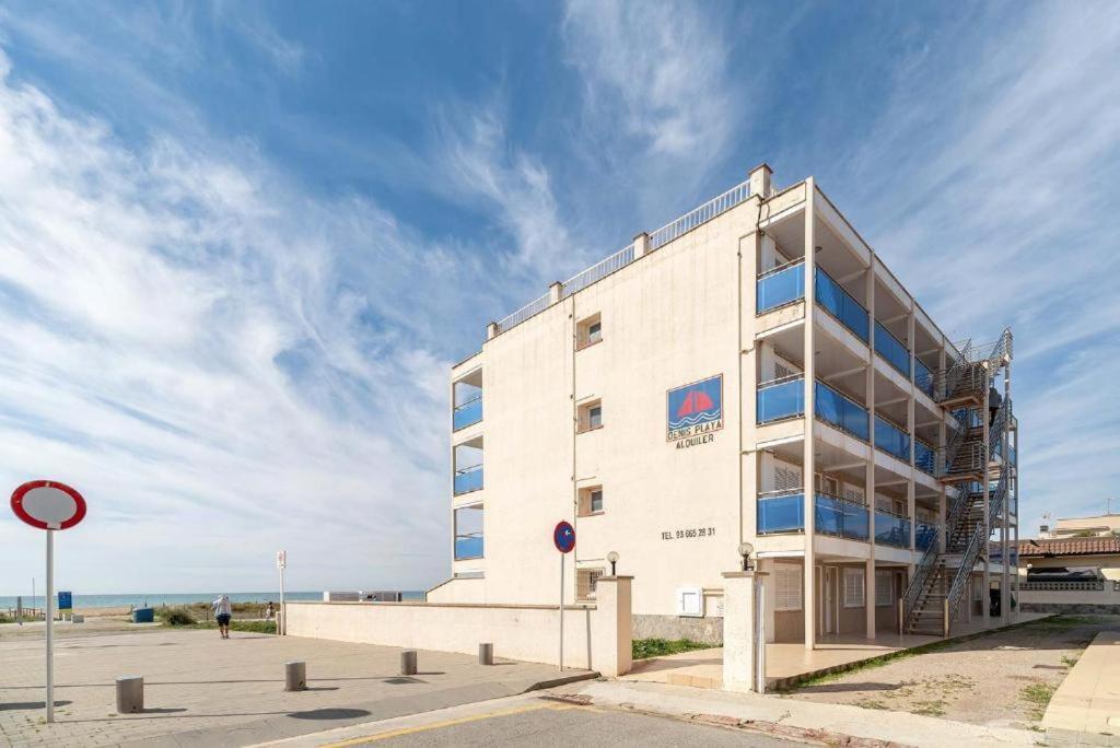 Apartamentos Denis Castelldefels Luaran gambar