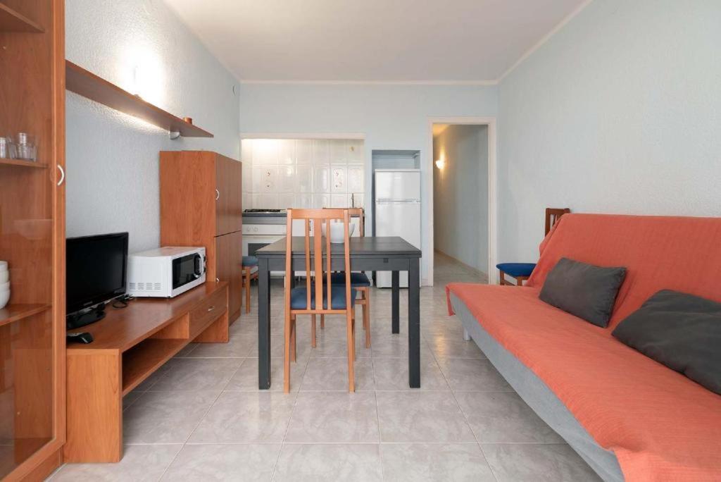 Apartamentos Denis Castelldefels Luaran gambar
